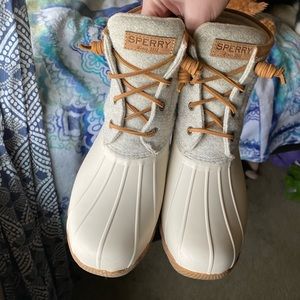Journey’s Exclusive Ivory Sherry Boots